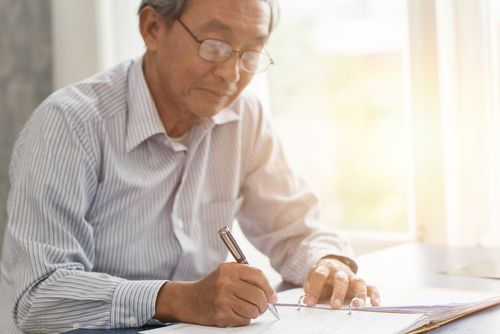 Téléassistance à domicile : options et garanties complémentaires